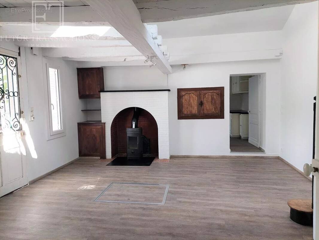 Maison et double garage sur 1360 m² de terrain clos - photo 5