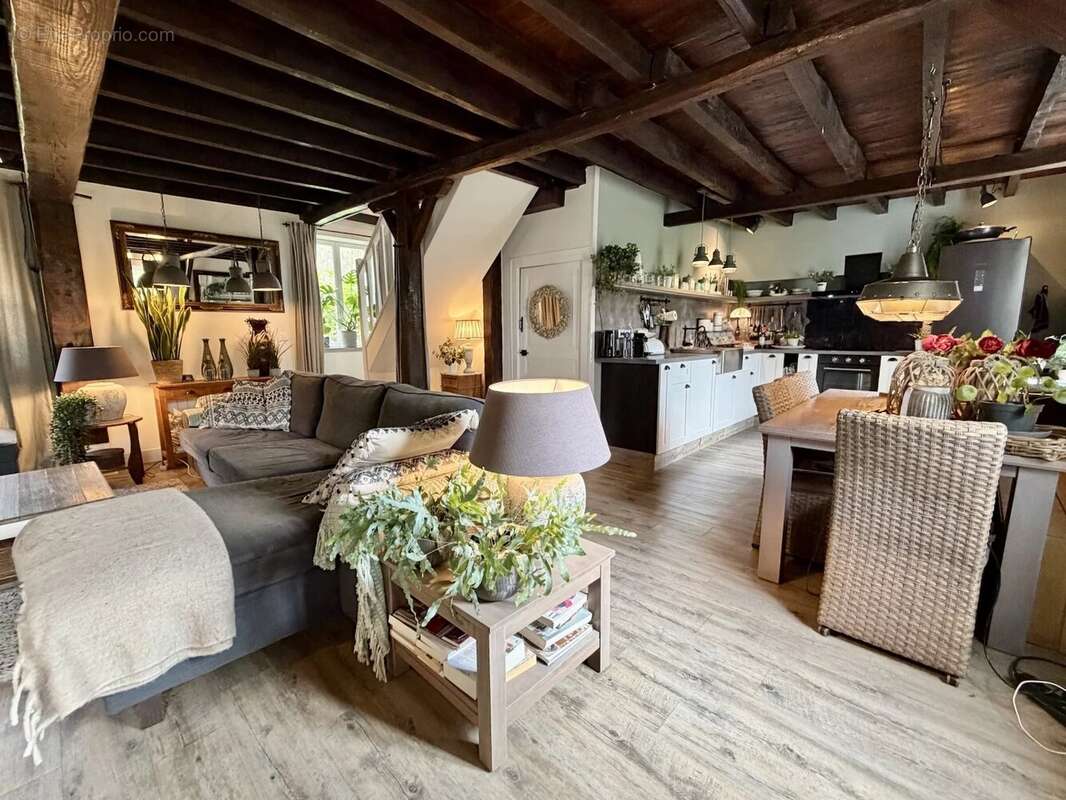 Maison à SAVIGNY-POIL-FOL