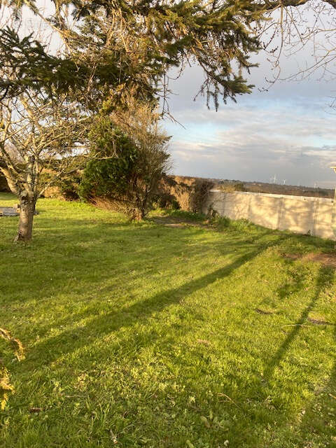 Terrain à SAINT-MICHEL-CHEF-CHEF