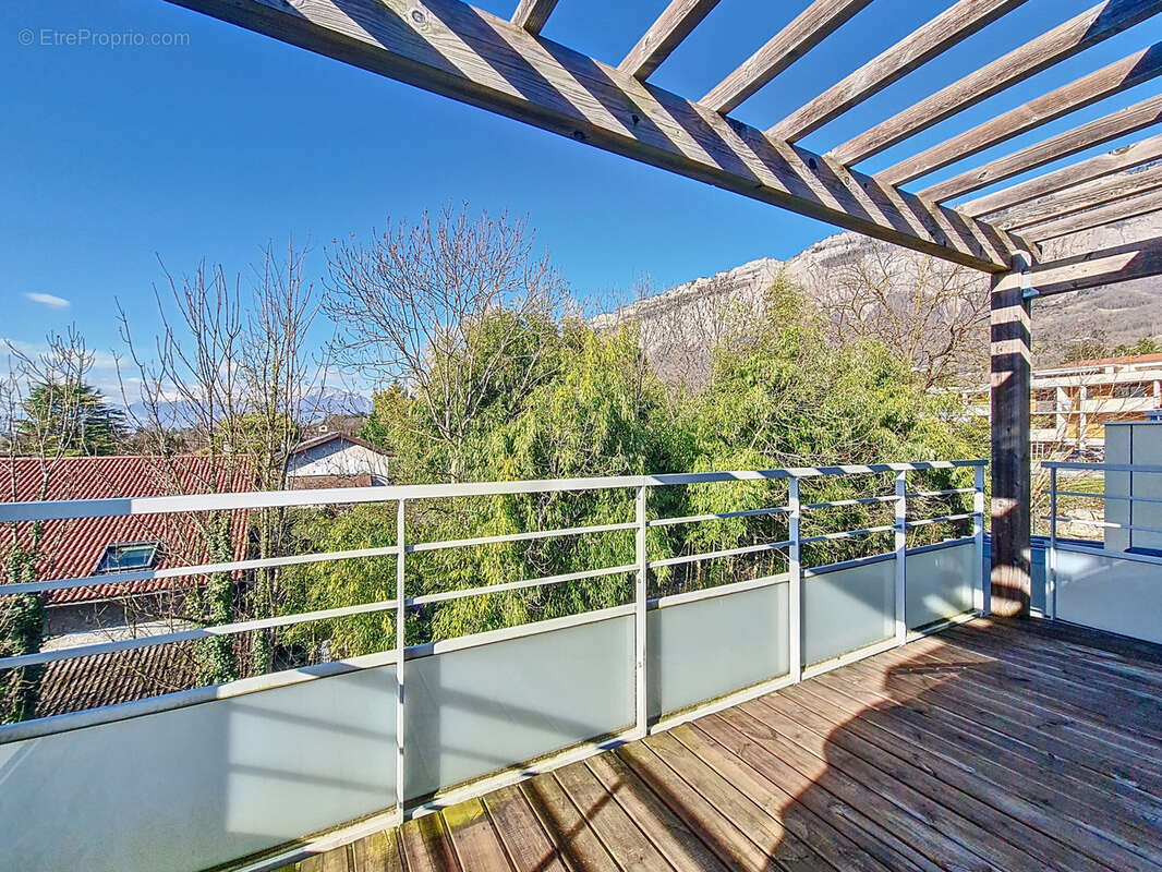 Appartement à SAINT-ISMIER