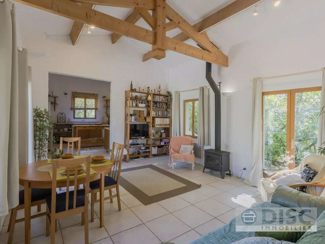 Maison à ROUSSAYROLLES