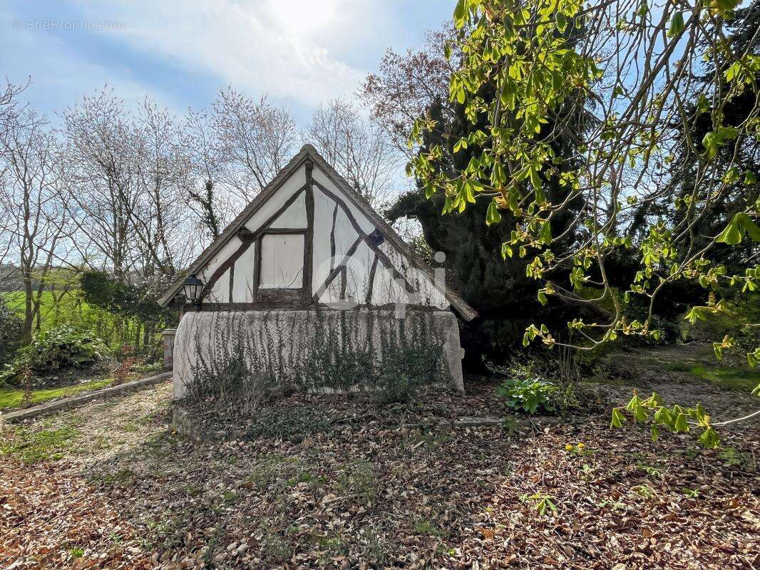 Maison à DAMVILLE
