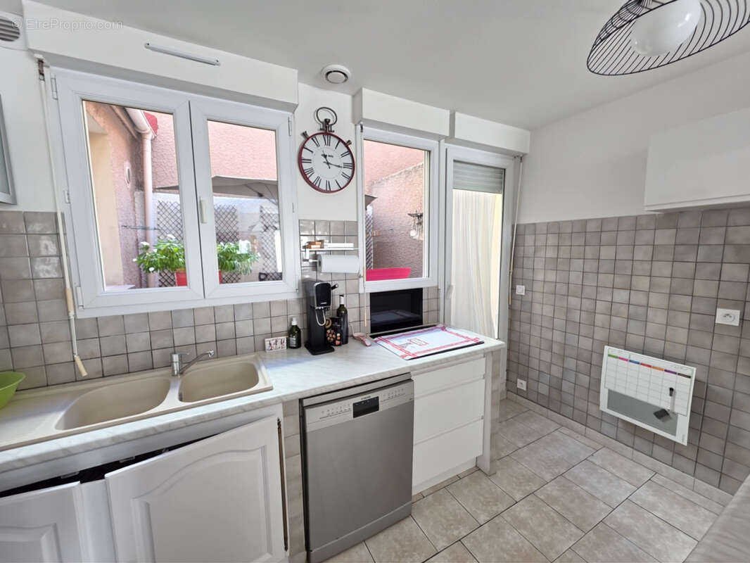 Appartement à PORT-DE-BOUC