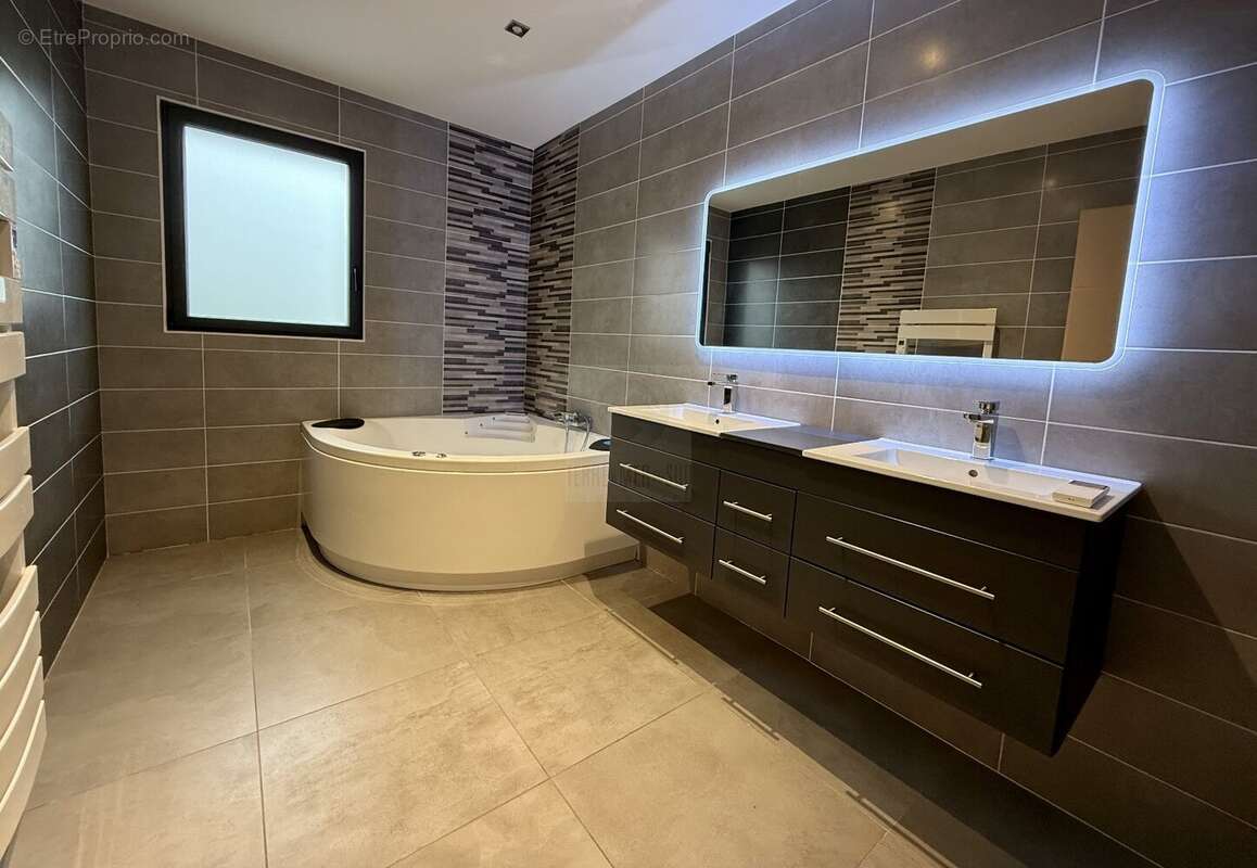 Maison à BOUJAN-SUR-LIBRON