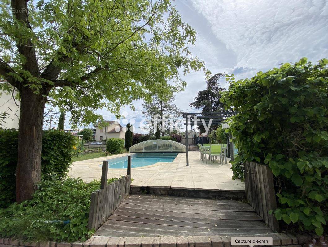 Maison 150 m² à Feurs  - photo 1