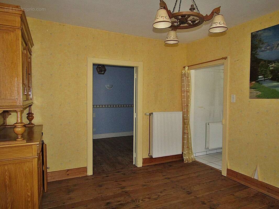 Maison à VIEUX-MOULIN