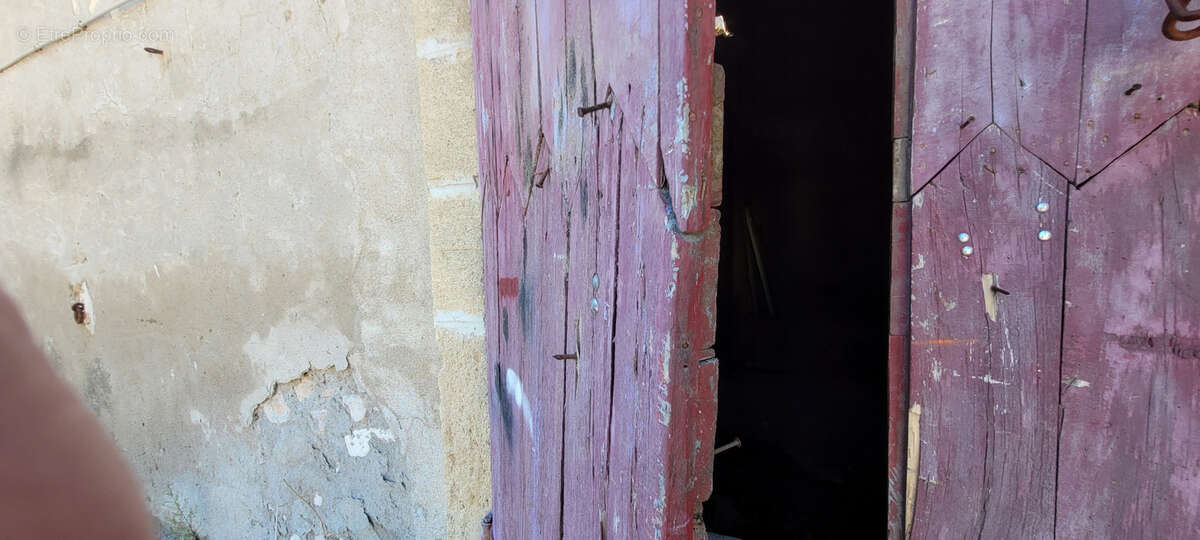 Maison à SANILHAC-SAGRIES