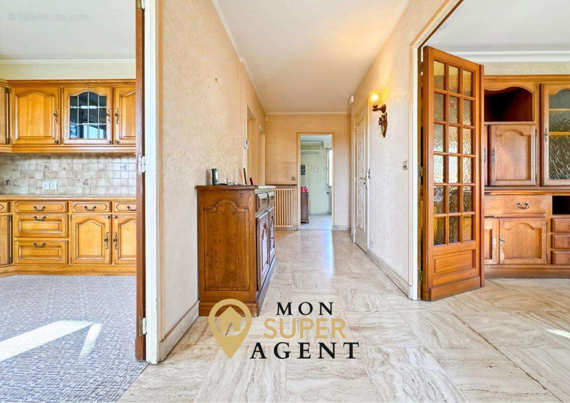 Maison à VAUX-LE-PENIL