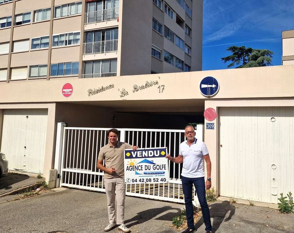 Spacieux T 3 vue mer à deux pas jardin de la ville et commerces  - photo 2