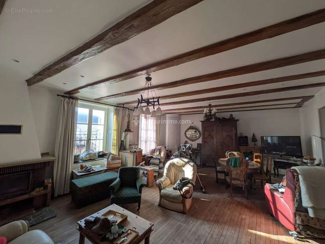 Appartement à NEUFCHATEAU