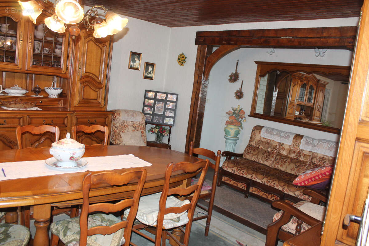 Maison à JUMILHAC-LE-GRAND