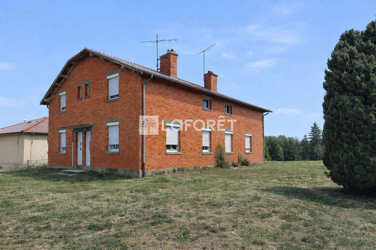Maison à LA CHAPELLE-FELCOURT