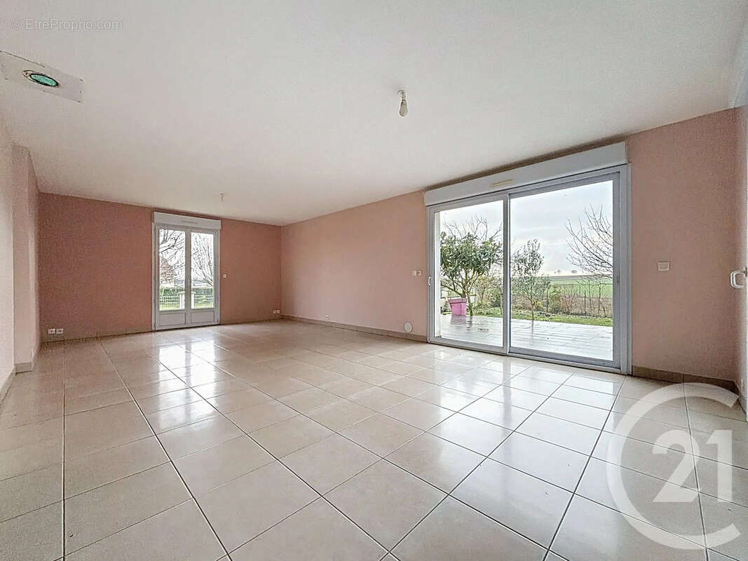 Maison à VILLECHETIF