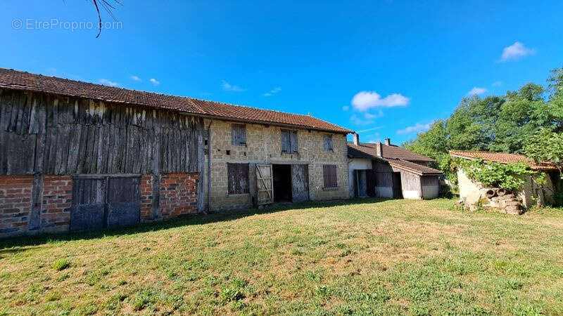 Maison à SAINT-MARTIAL-D&#039;ARTENSET