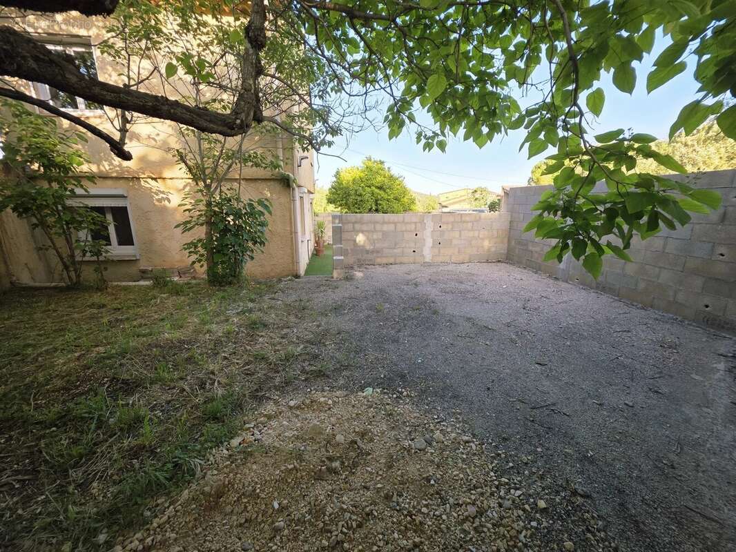 Appartement à SAINT-QUENTIN-LA-POTERIE