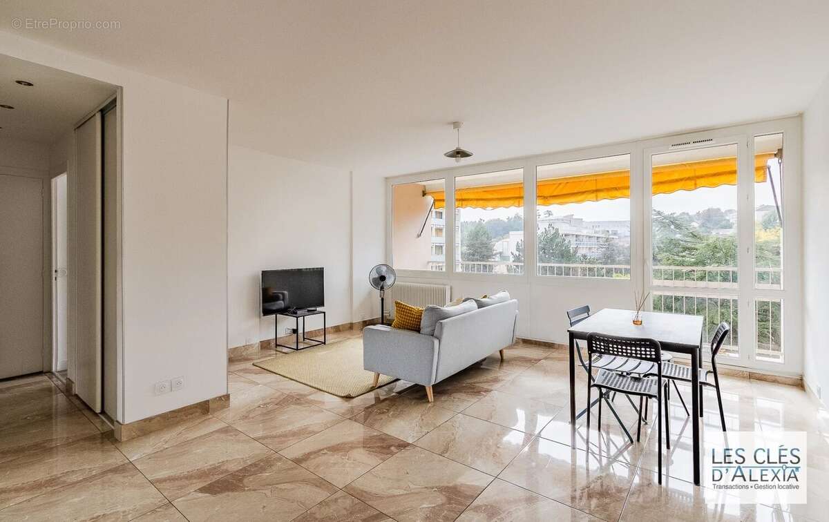 Appartement à OULLINS