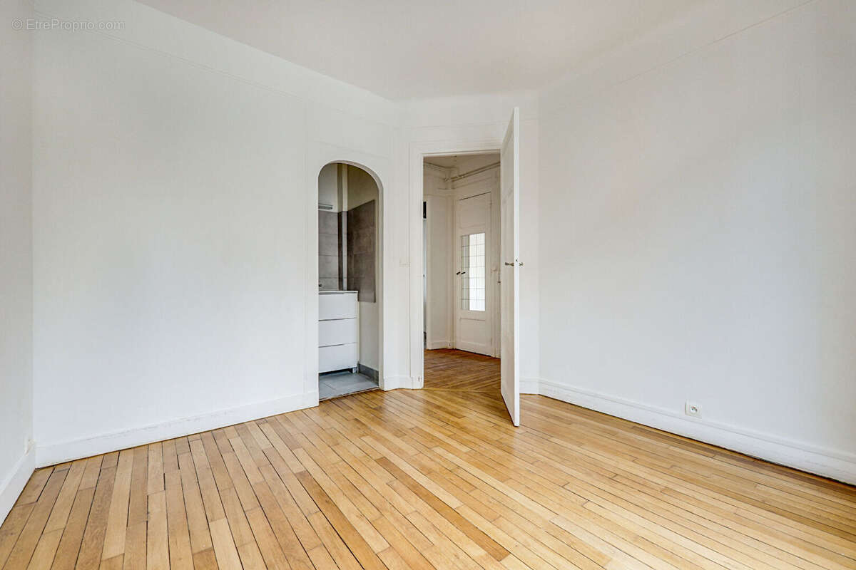 Appartement à PARIS-14E