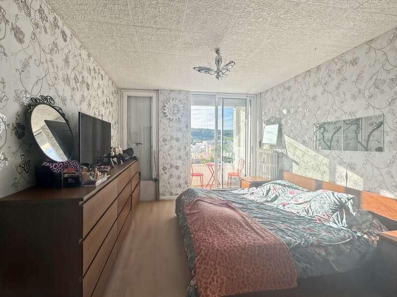 Grand appartement familial de 101 m2- 4 chambres - balcons - Chenôve (21) - photo 7