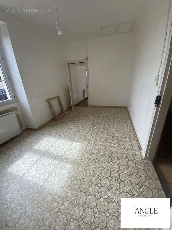 Maison à AILLIERES-BEAUVOIR