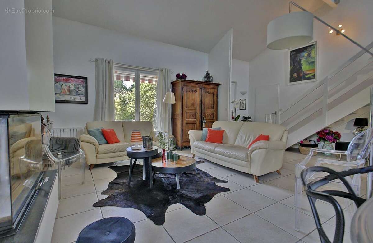 Maison à FONTAINES-SAINT-MARTIN