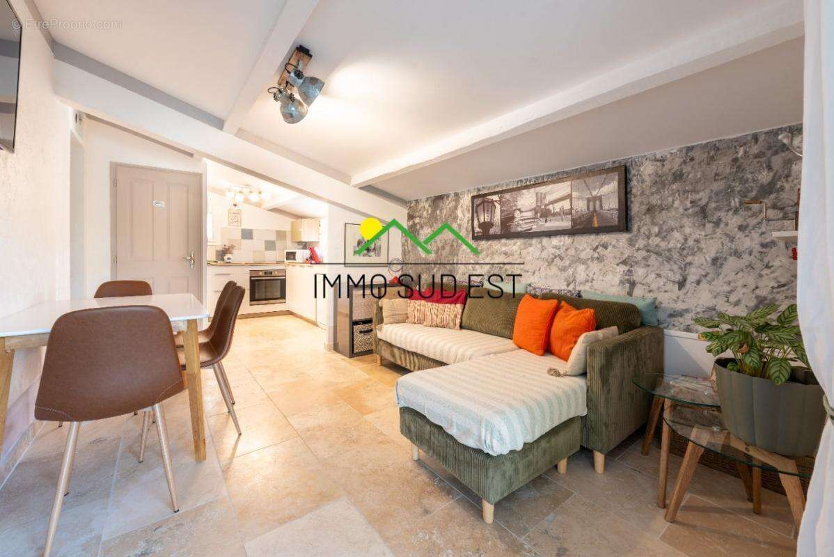 Maison à L&#039;ISLE-SUR-LA-SORGUE