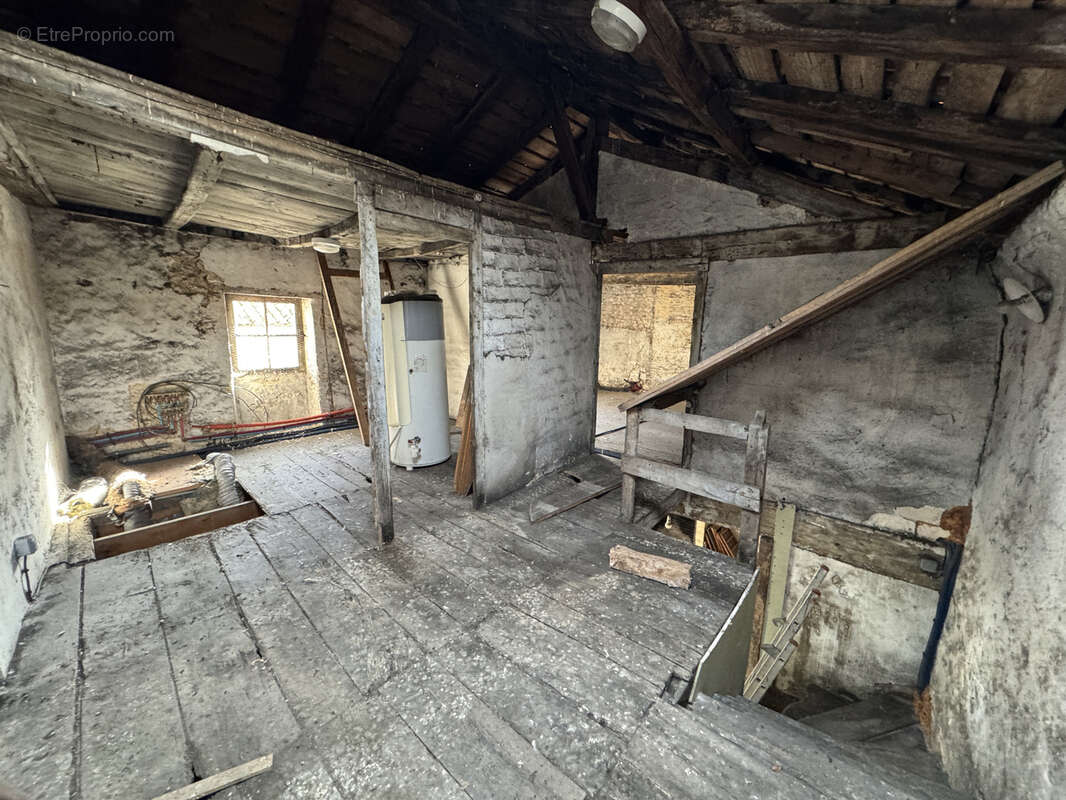 Appartement à BARBEZIEUX-SAINT-HILAIRE