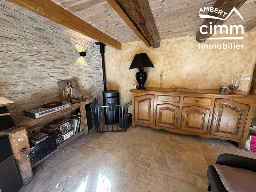 Maison à MEDEYROLLES