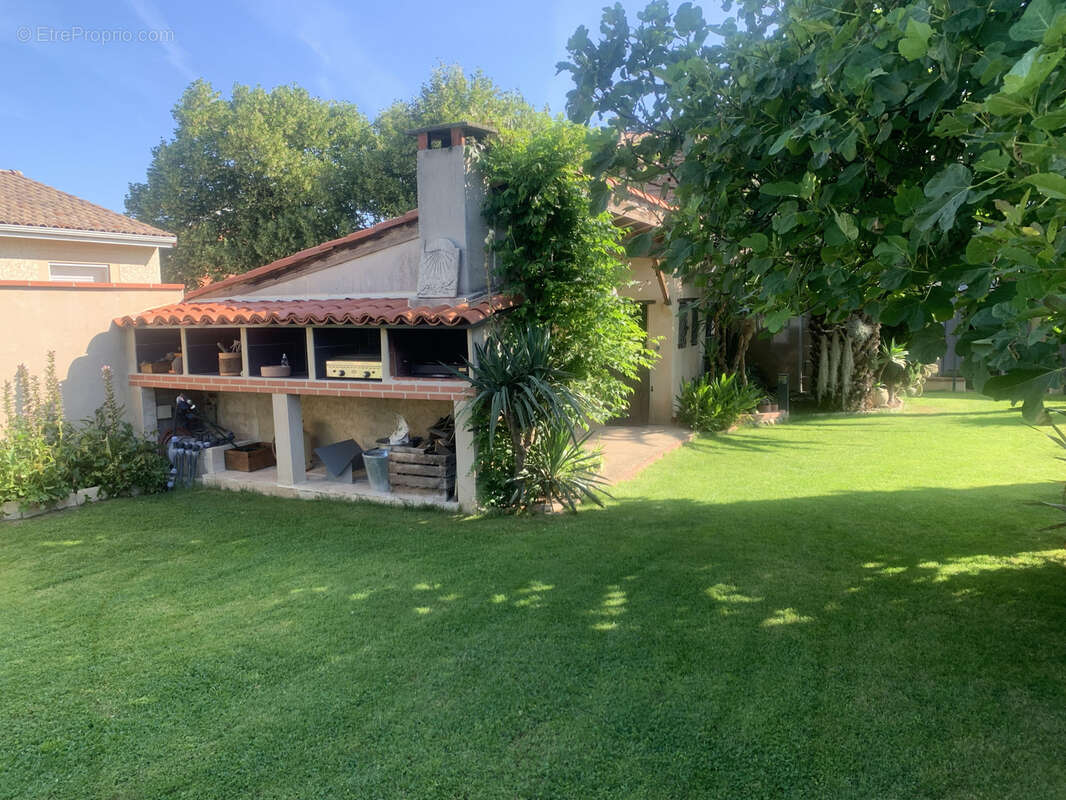 Maison à LAVERNOSE-LACASSE