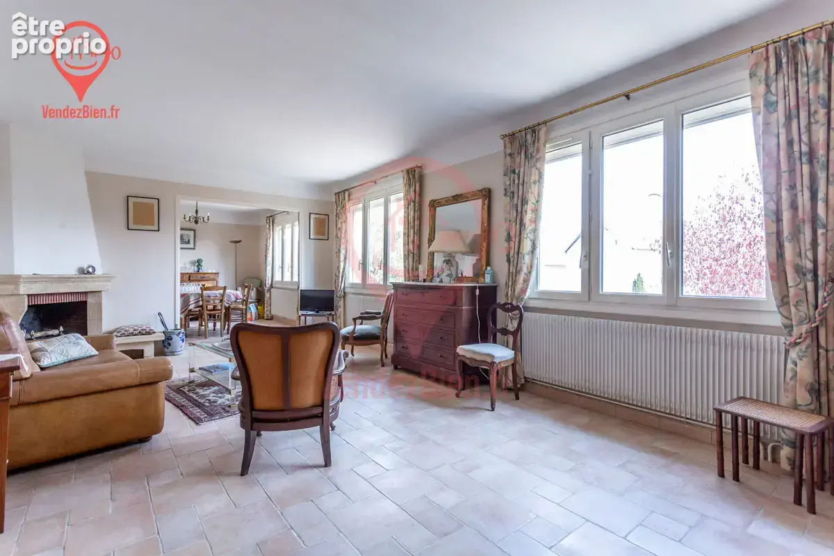 Département Cher 18 - à St Doulchard, Maison individuelle de 150 m2 habitables - photo 4