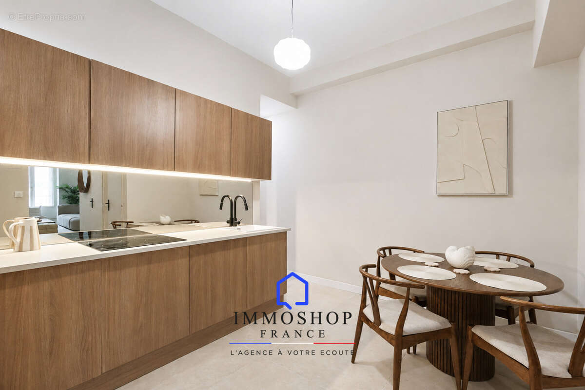 Appartement - 75,46 m2 - 4 pièces - 13006 Castellane - photo 4