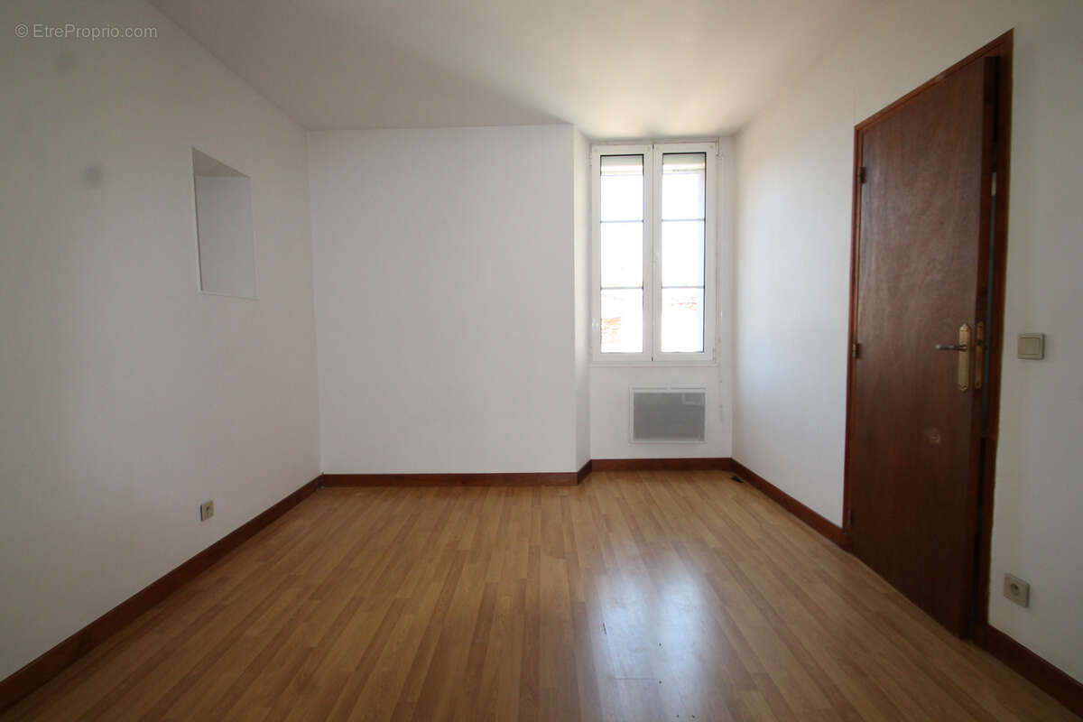 Maison de village de caractère à vendre– 109 m² – 3 chambres + Grenier aménageable (67 m²) - cour extèrieure - photo 7