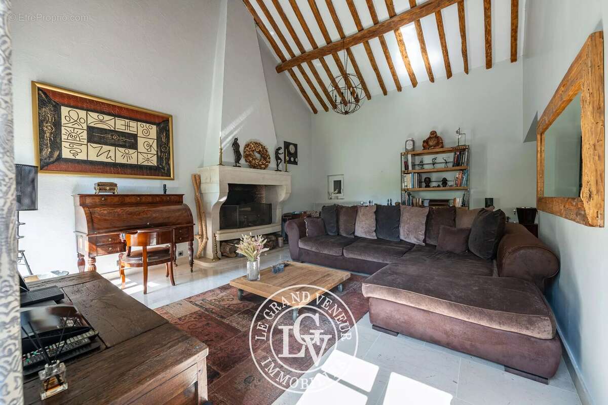 Proche barbizon - propriété traditionnelle et dépendance - 4 chambres - garage double - cave - piscine - jardin paysager - photo 23