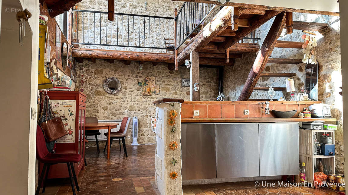 Maison à ROQUEMAURE