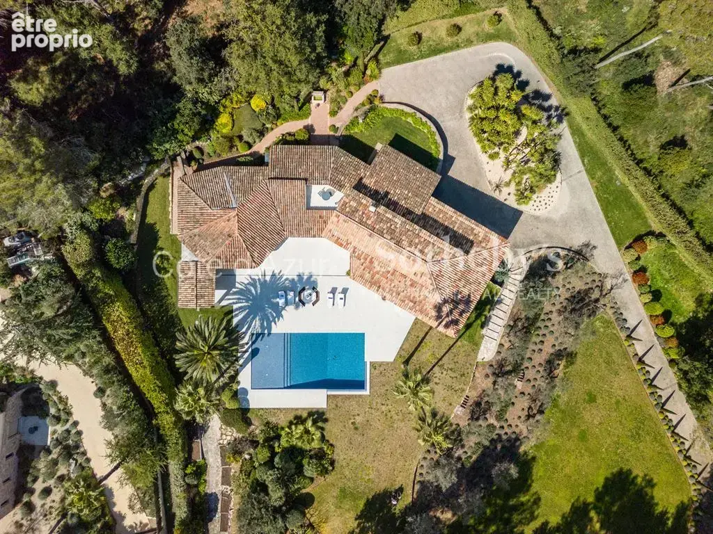 Mougins Les Parcs de Mougins, villa contemporaine rénovée sur un vaste terrain paysager - photo 20