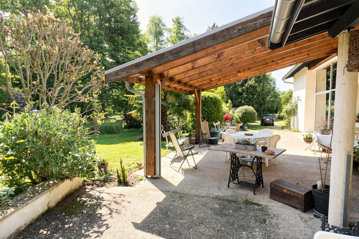 Maison à TOUSSIEUX