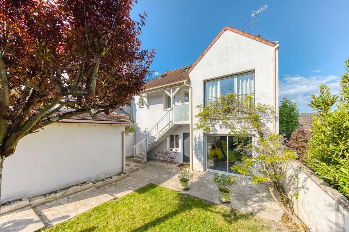Maison 205 m² à Igny  - photo 2