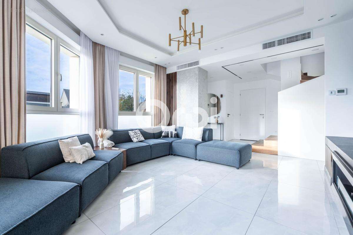 Maison à L&#039;HAY-LES-ROSES