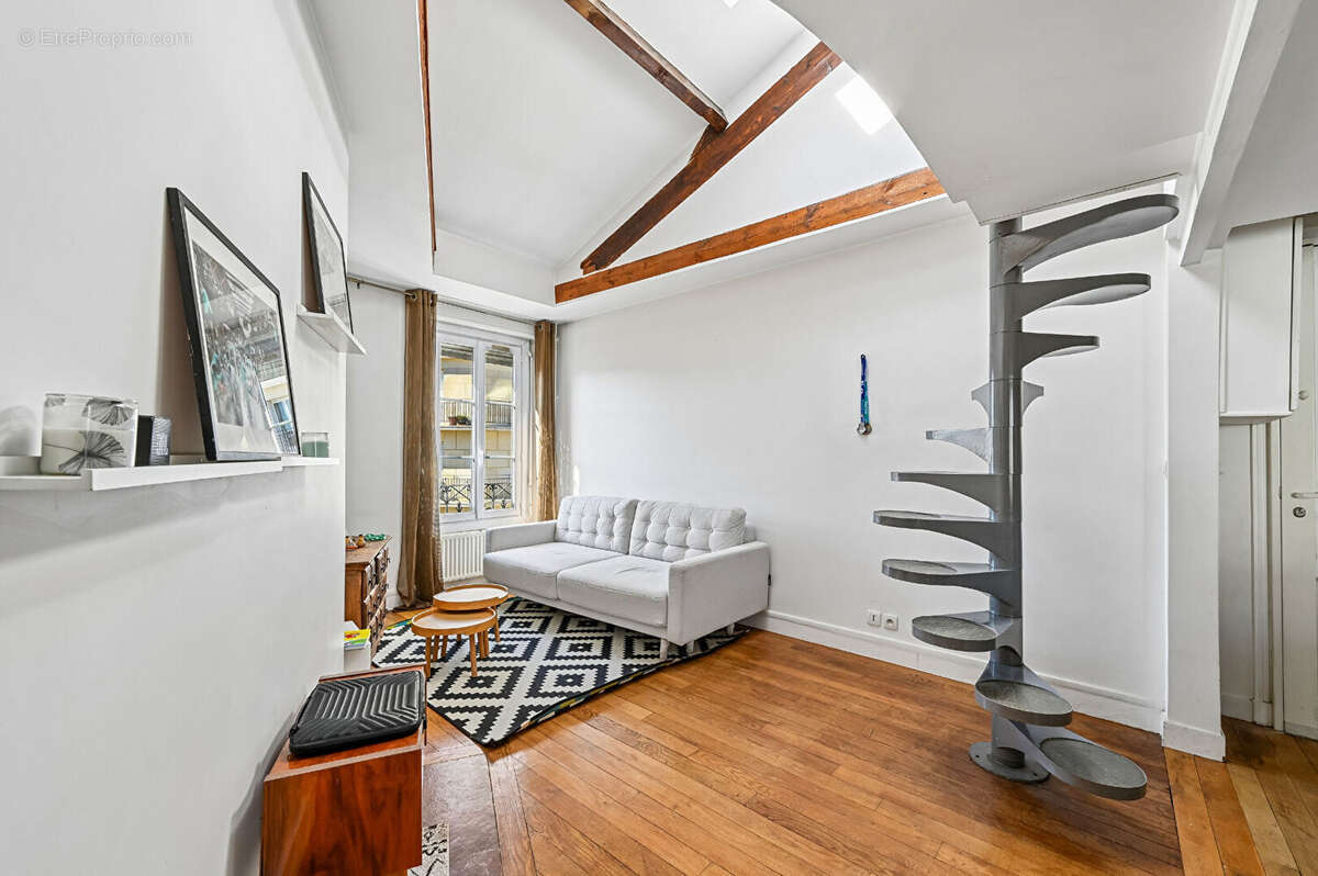 Appartement à PARIS-15E