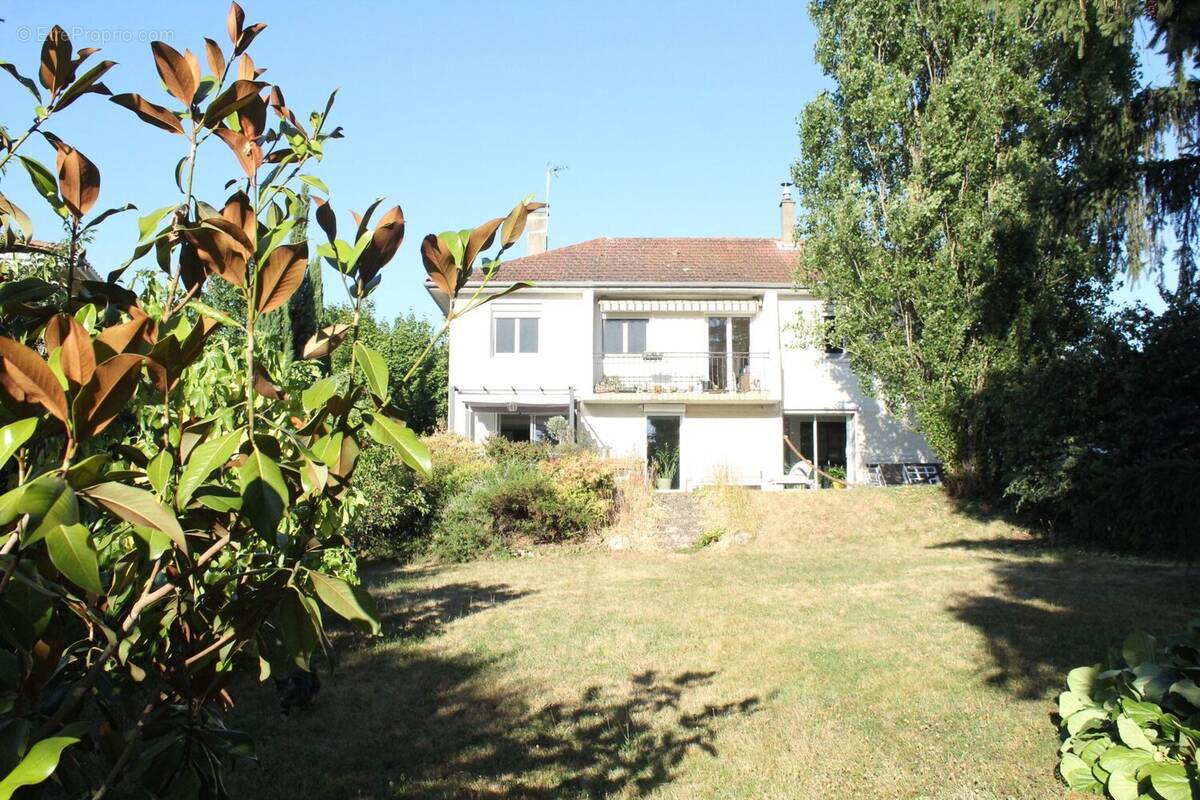 Maison à RILLIEUX-LA-PAPE