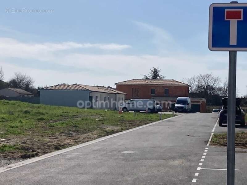 Terrain à CHATEAUBERNARD