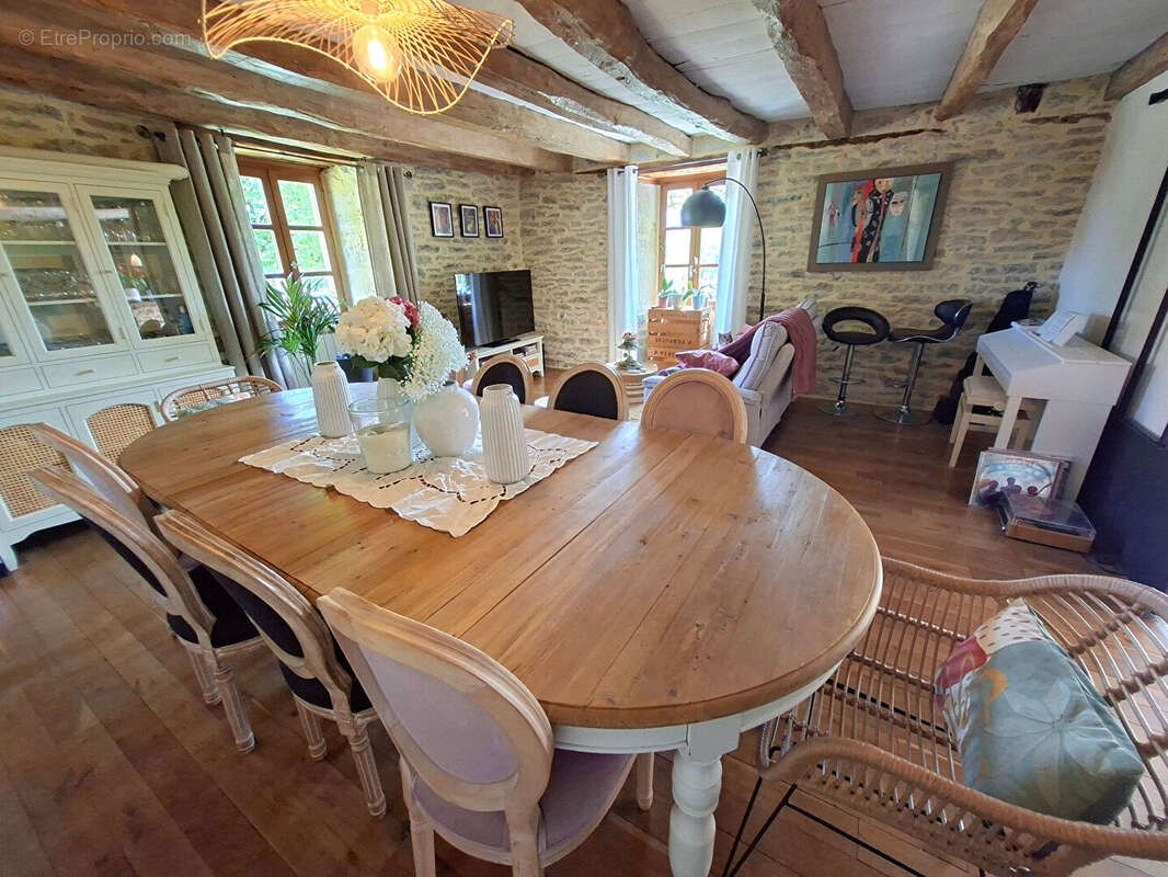 Domaine d'Exception en Quercy : Un Hameau de Pierre au Coeur du Causse de Gramat750 m2 - photo 16