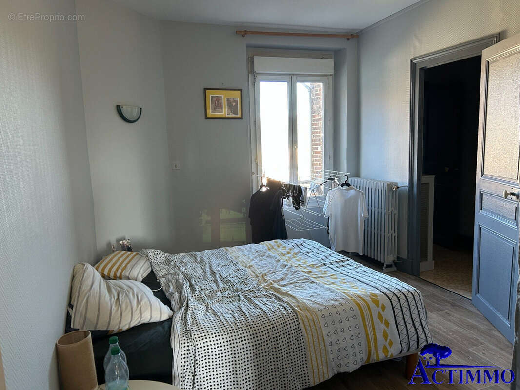 T2 1er étage - Appartement à JOIGNY