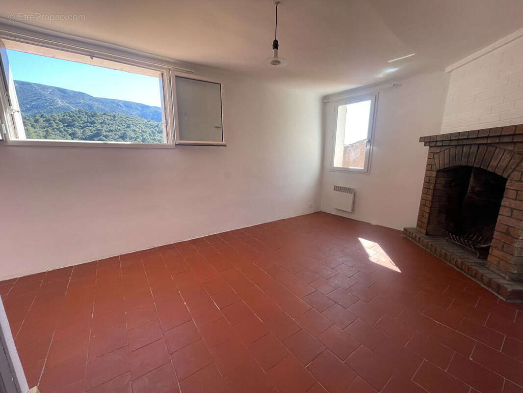 Maison à VAUVENARGUES