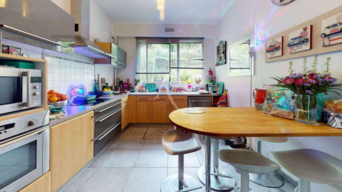 Appartement à LE MESNIL-LE-ROI