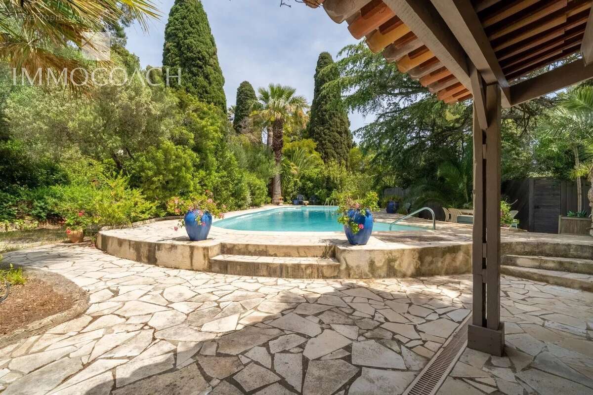 Maison à CARQUEIRANNE