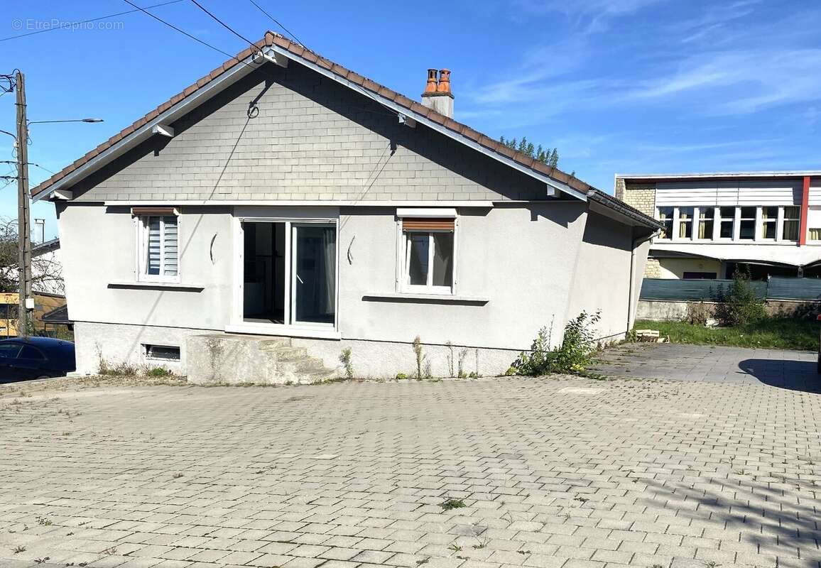 Maison à GRAND-CHARMONT