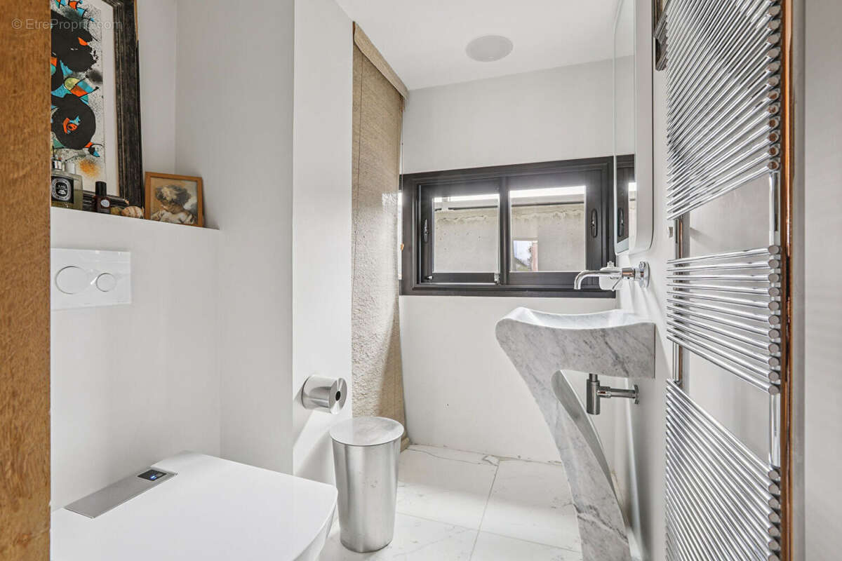 Appartement à PARIS-14E