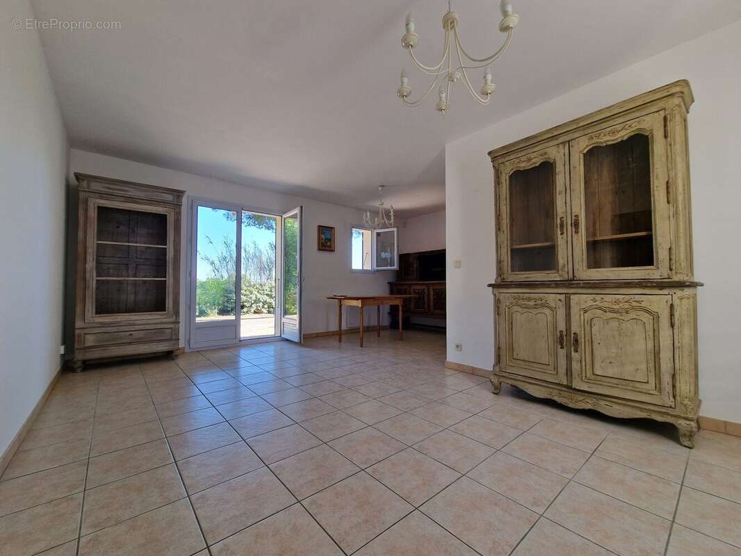 Appartement à SAINT-MARTIN-DE-LA-BRASQUE