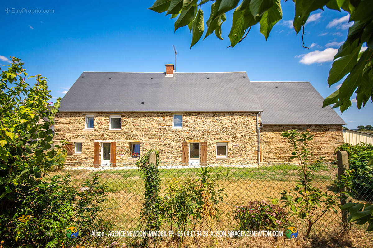 NORMANDIE, MANCHE, SACEY, Baie du Mont-Saint-Michel. Grande maison de village, 4 chbs, jardins et dépendances - photo 2
