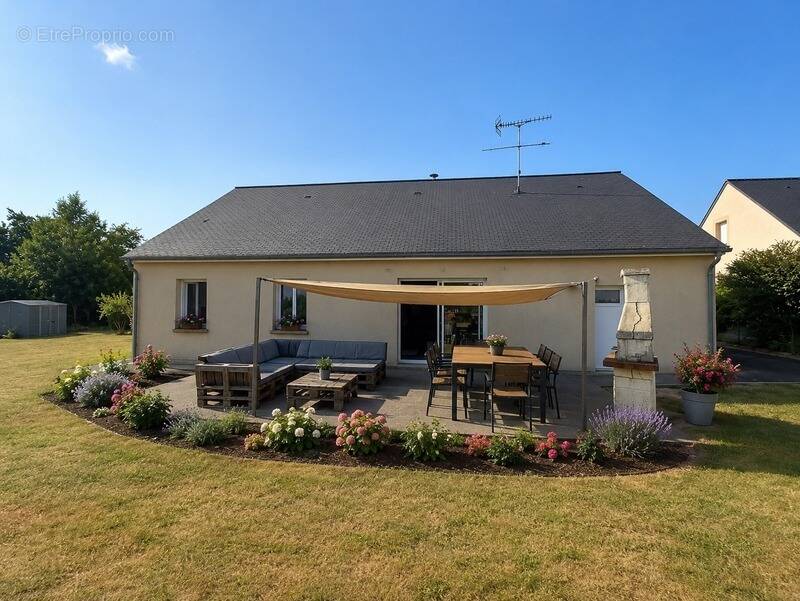 Maison à SAINT-HILAIRE-DU-MAINE